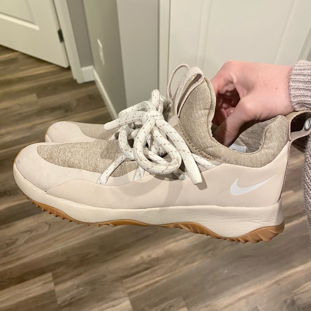 Nike City Loop sneakers